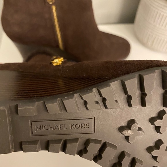 Michael Kors Suede Wedge Boot NEW - Picture 7 of 10